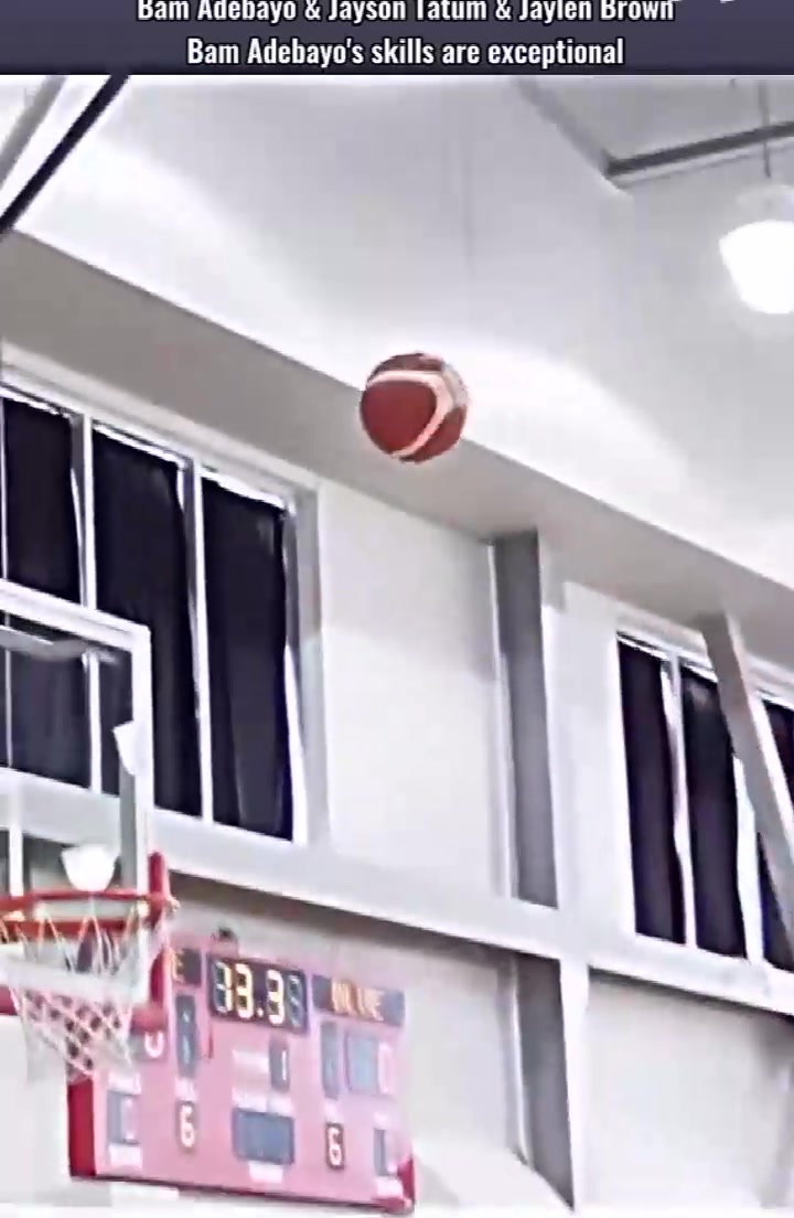 进攻手段很丰富啊！阿德巴约此前在美国男篮队内顶级单挑秀！