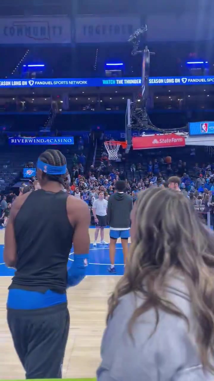 差1场20+破NBA历史纪录亚历山大赛前热身猛练底角投射