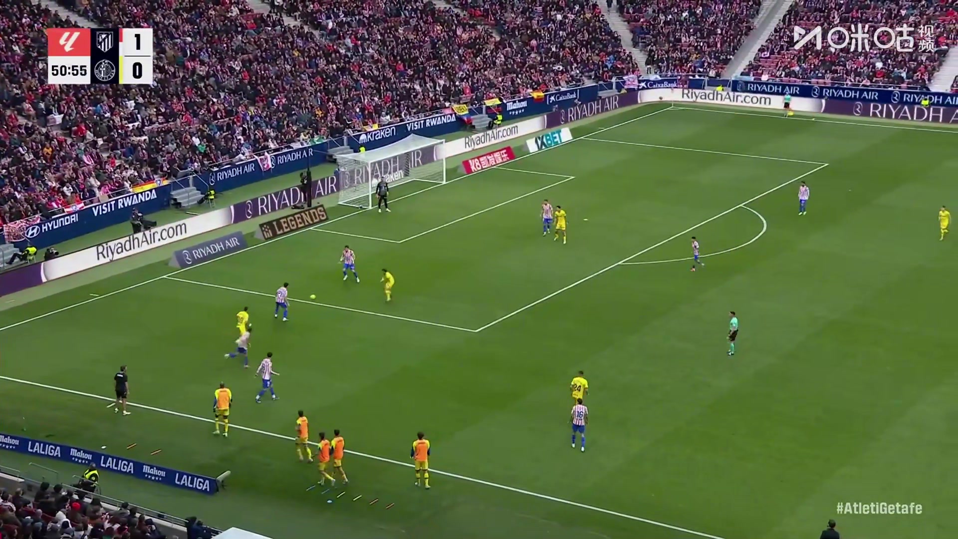 阿布卡尔侵犯瑟尔洛特染红，后者粗暴反击染黄