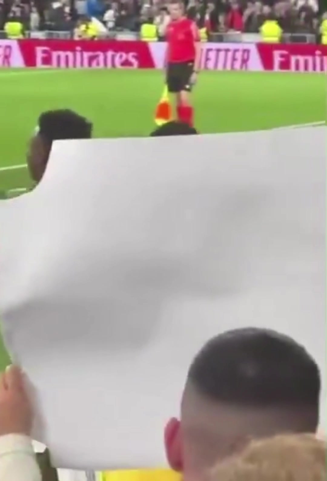 实拍：吕迪格扇了小将皮塔奇一巴掌，这是高兴过头了吧