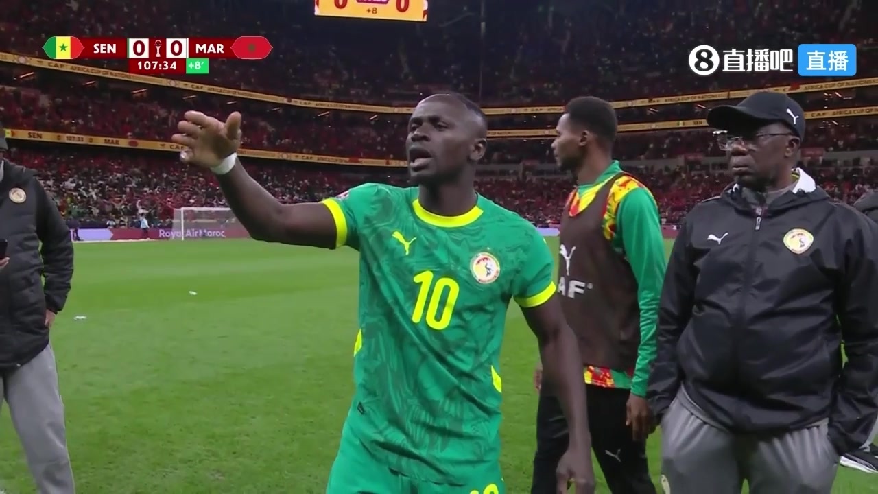 惊天改判冠军易主！塞内加尔弃赛时，马内招呼队友回来比赛！