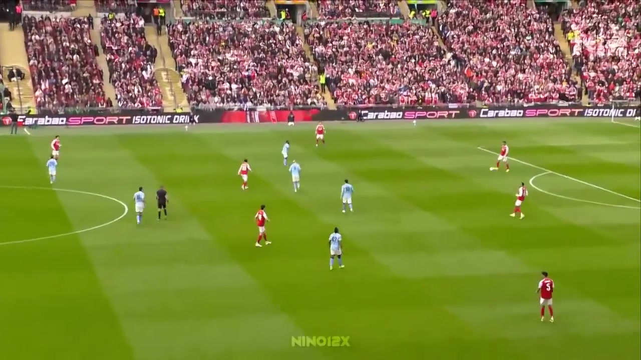 战术奏效!知道枪手后卫没出球能力,瓜帅主动放弃高位逼抢