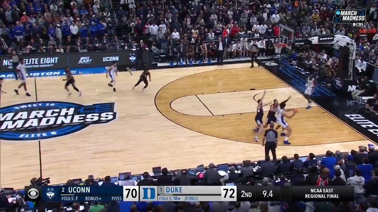 神奇剧本！杜克最后10秒领先2分，离奇失误惨遭康大logo三分绝杀！