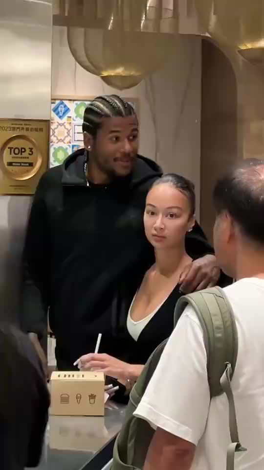 该说不说，杰伦·格林这40岁老baby长得真带劲