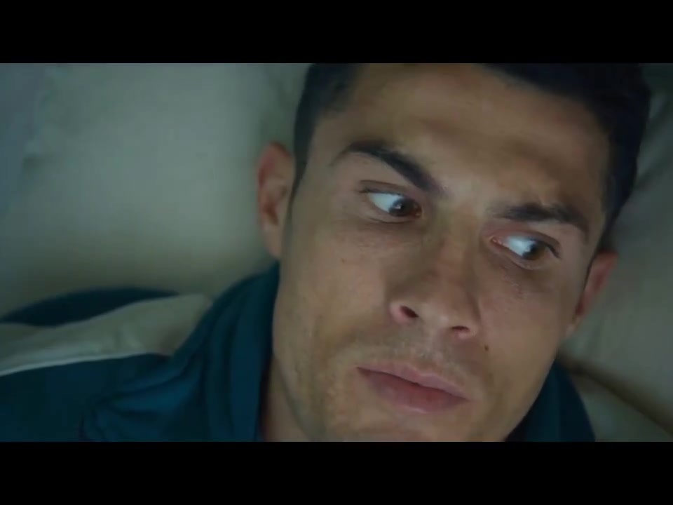 AI巨制世界杯宣传片!C罗和哈兰德等巨星醒后被迫参加大逃亡…