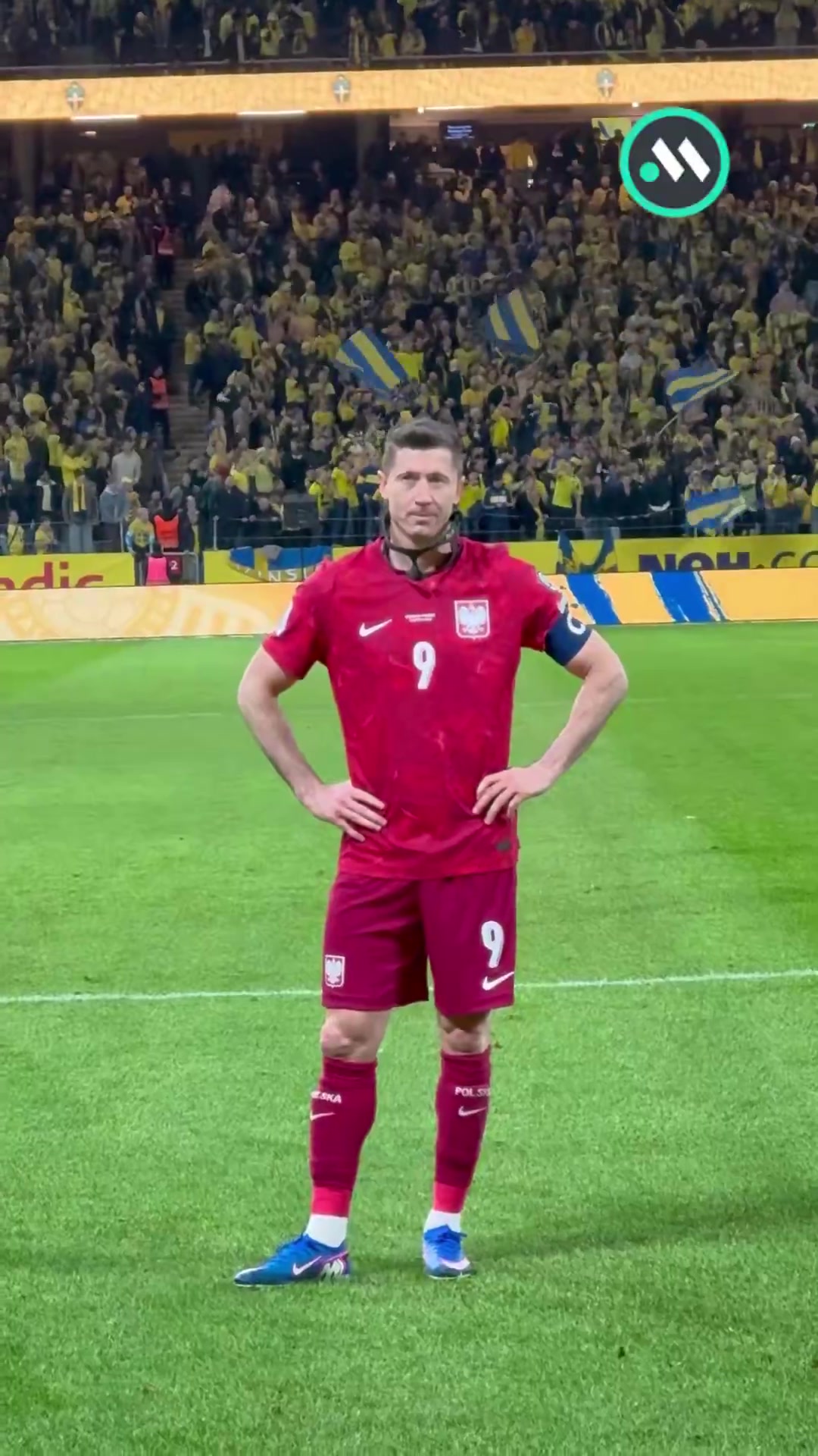 波兰遭瑞典绝杀无缘世界杯！队长莱万赛后谢场时落泪