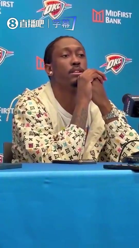 杰伦威谈东契奇受伤：我本可拿球反击，但我让球出界，好让他缓缓