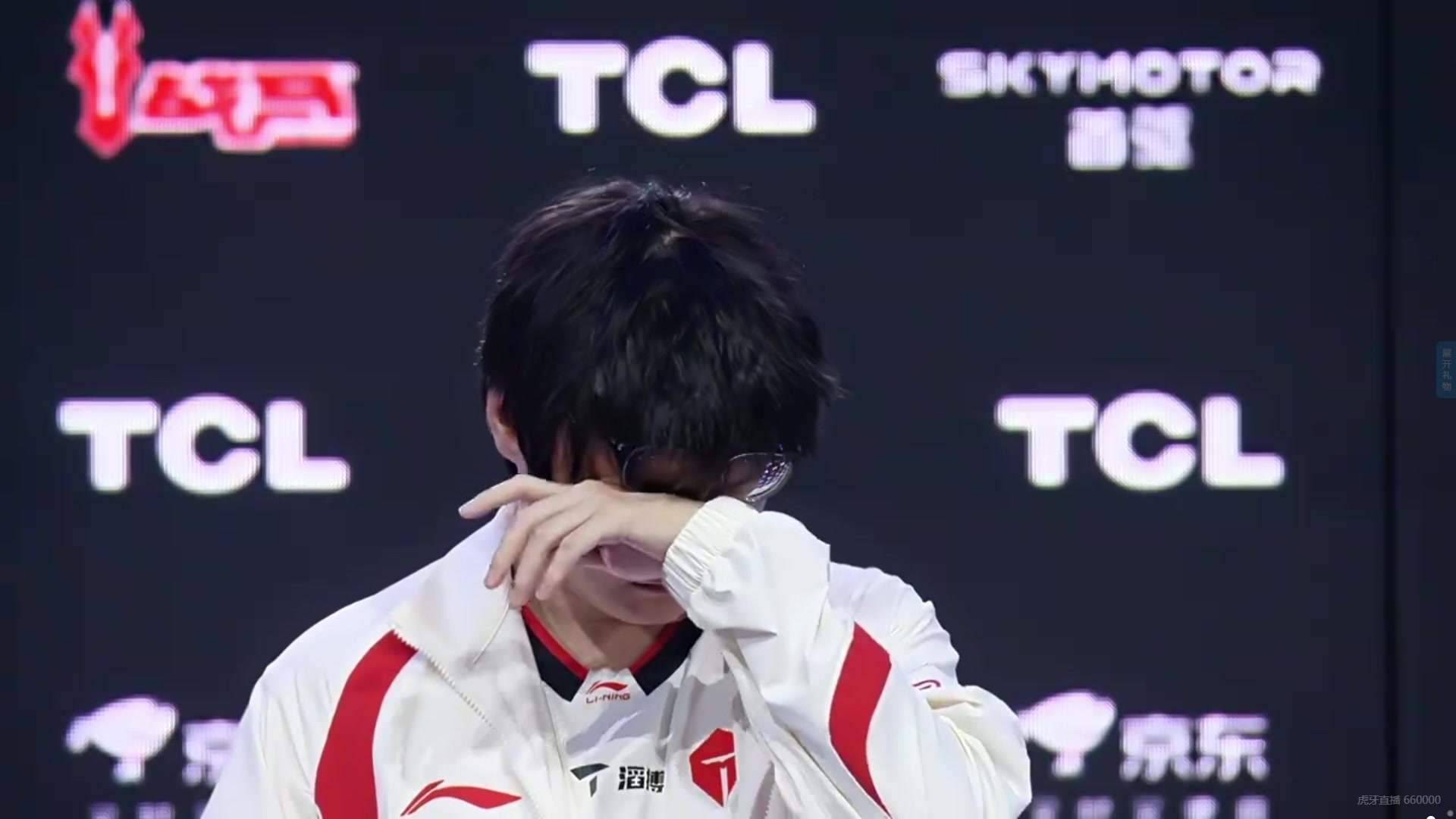 实至名归的MVP！赛后采访Tian泪洒采访现场！！