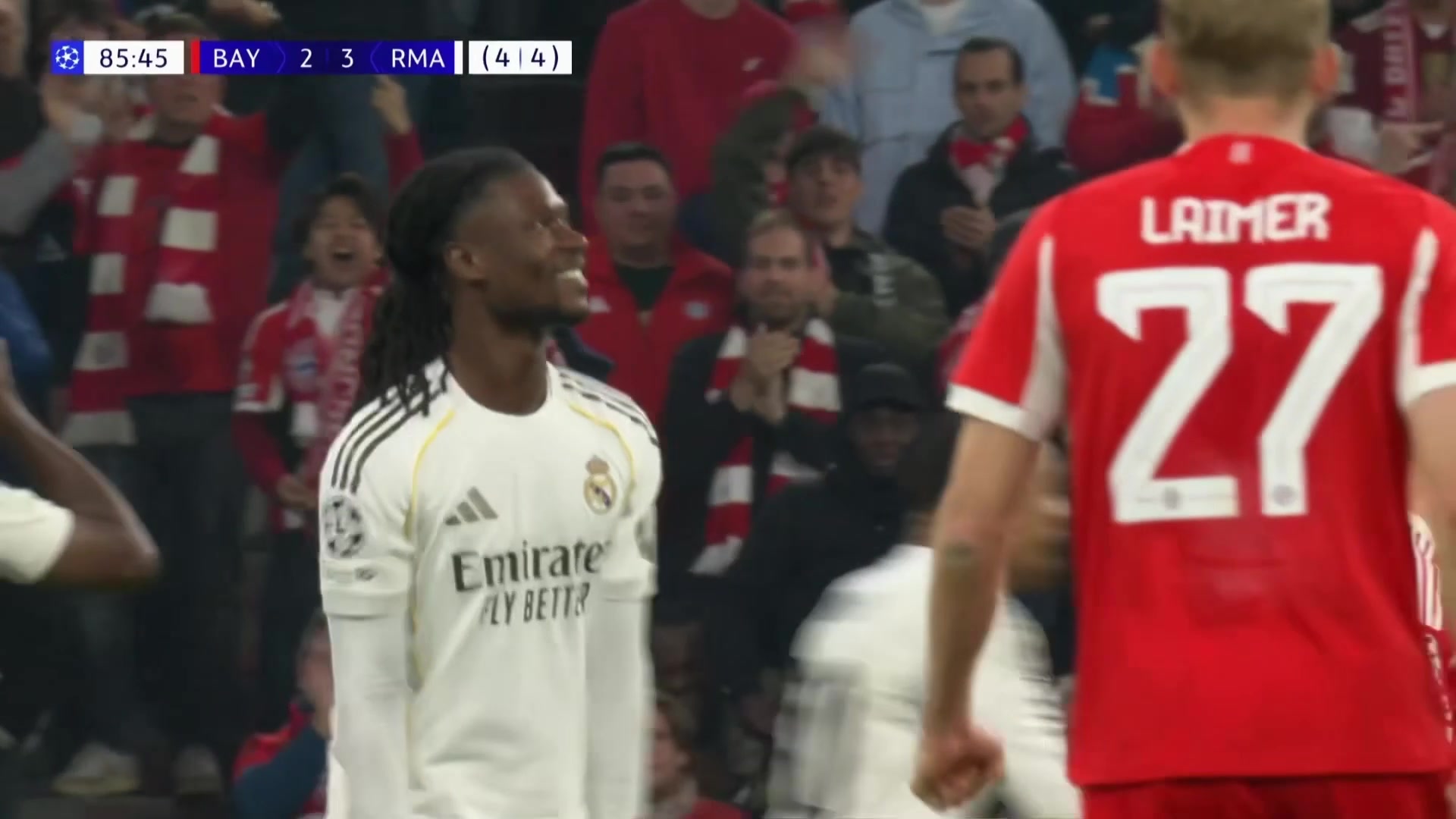 皇马少打一人!卡马文加拒绝归还球权拖延时间,两黄变一红被罚下