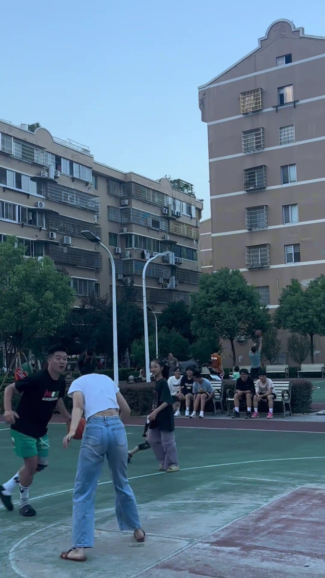 不玩了走了走了！男士打篮球的最高境界？