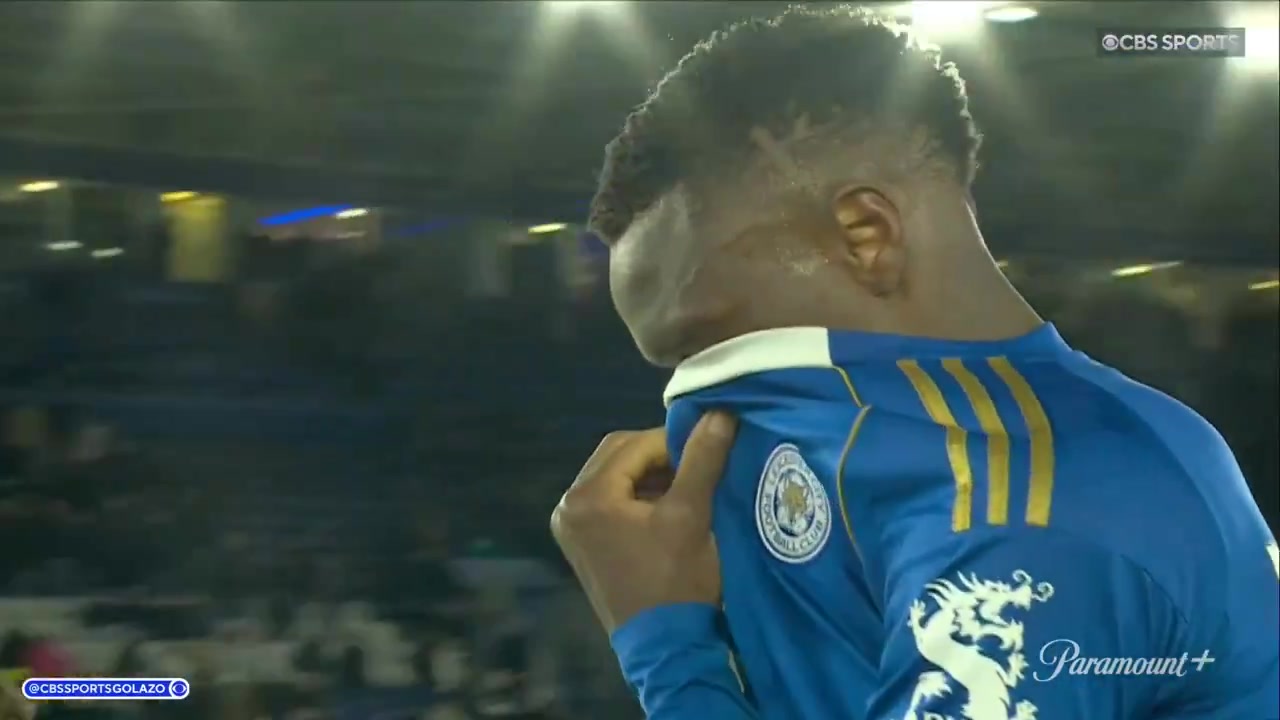 断崖式坠落！莱斯特城惨遭两连降，蓝狐众将赛后绝望掩面！