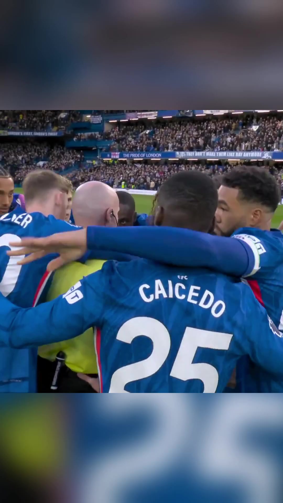 做法遭反噬？对阵纽卡切尔西包围主裁 随后英超5连败+主帅下课