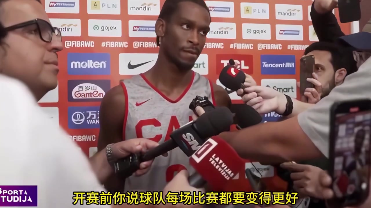 名场面！狄龙：赢球的关键是什么？SGA：把球给你呗！