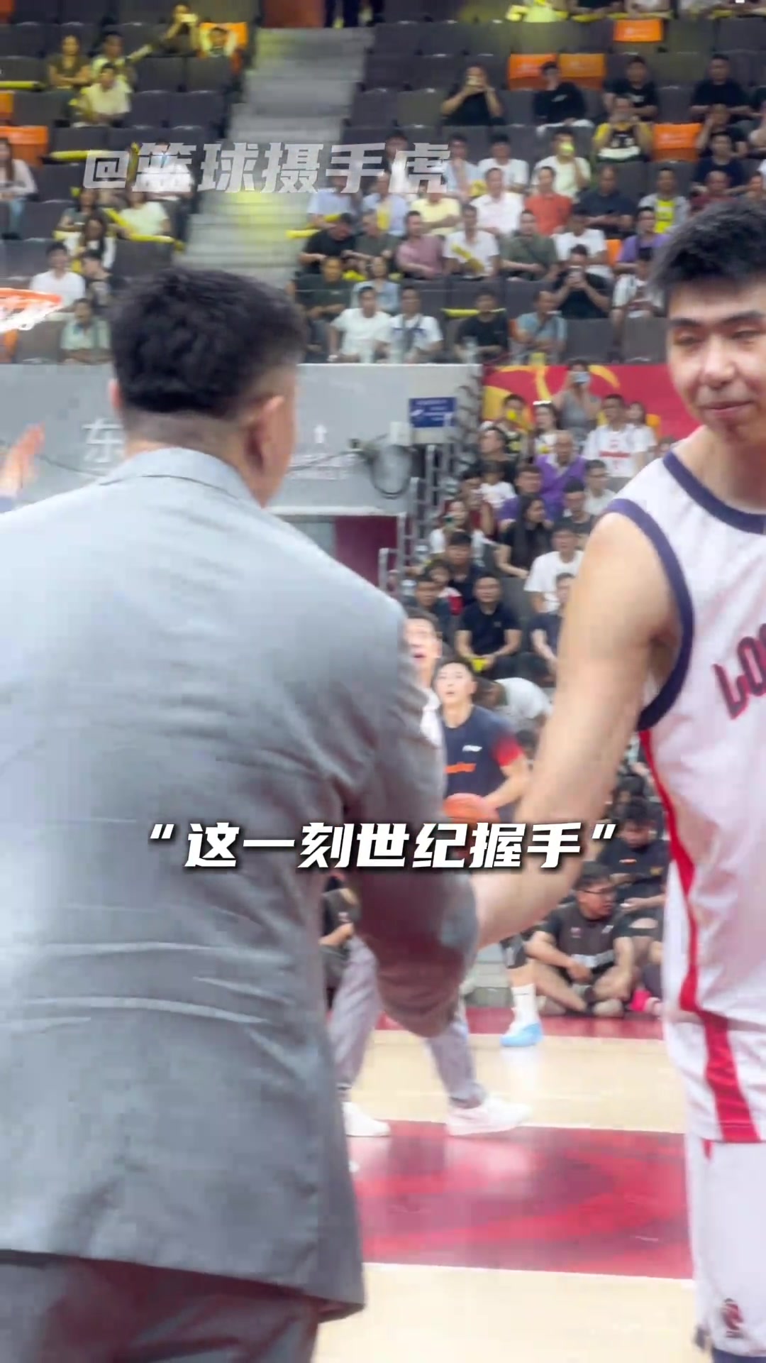 徐昕今日赛前和杜锋握手致意，双方此刻都会想什么呢？