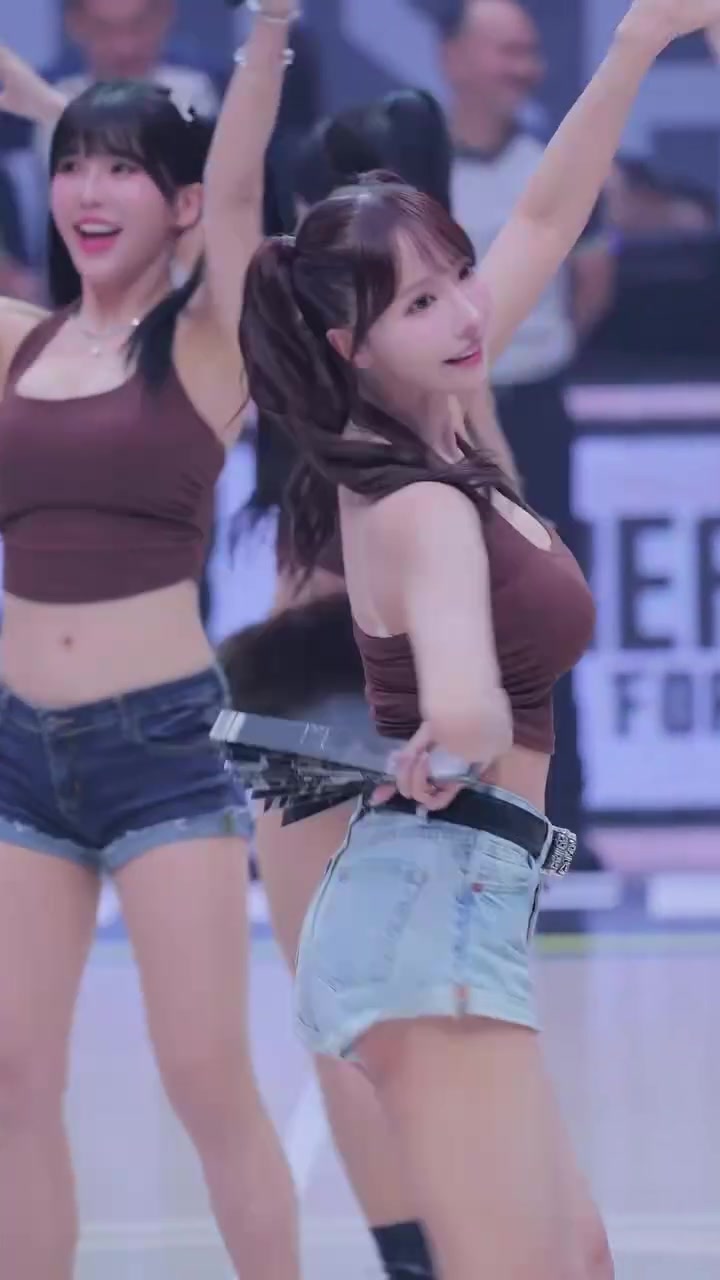 蛮不讲理！三上悠亚一出场，让其他啦啦队女孩黯淡无光了~