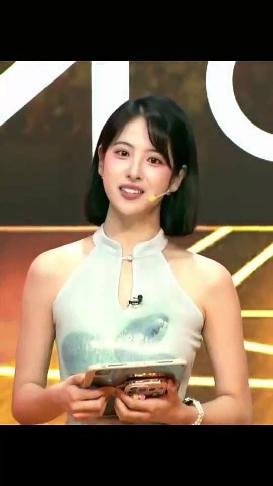 反差大吗？美女主持秋童：下班邋遢关我上班什么事啊？