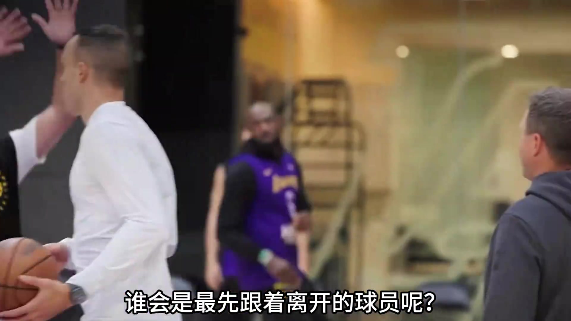 为啥说这个夏天若詹姆斯离开湖人 八村塁可能会第一个跟着走?