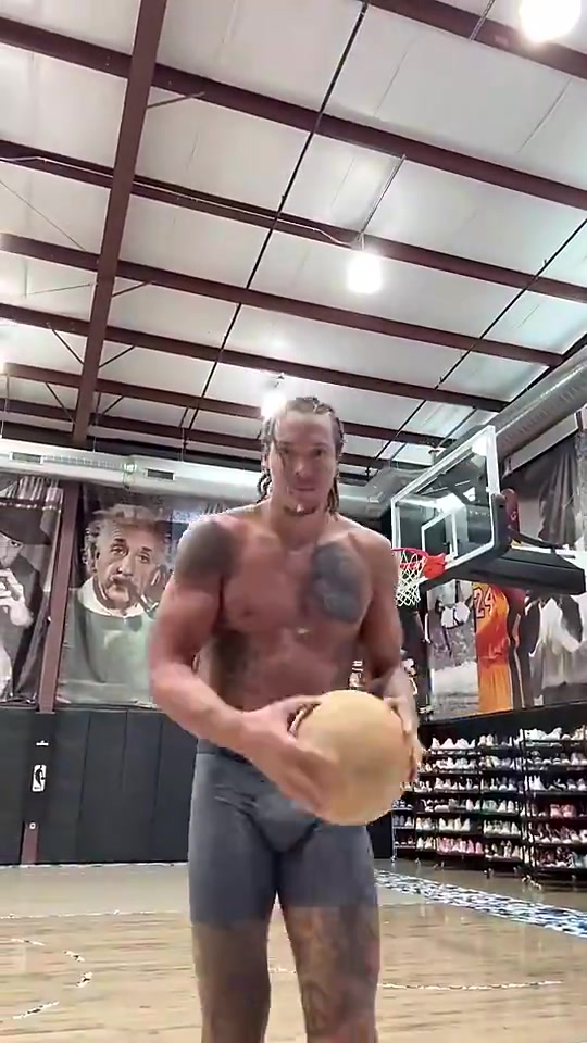 嚯！阿隆·戈登这猛男身材，简直就是人中吕布啊！