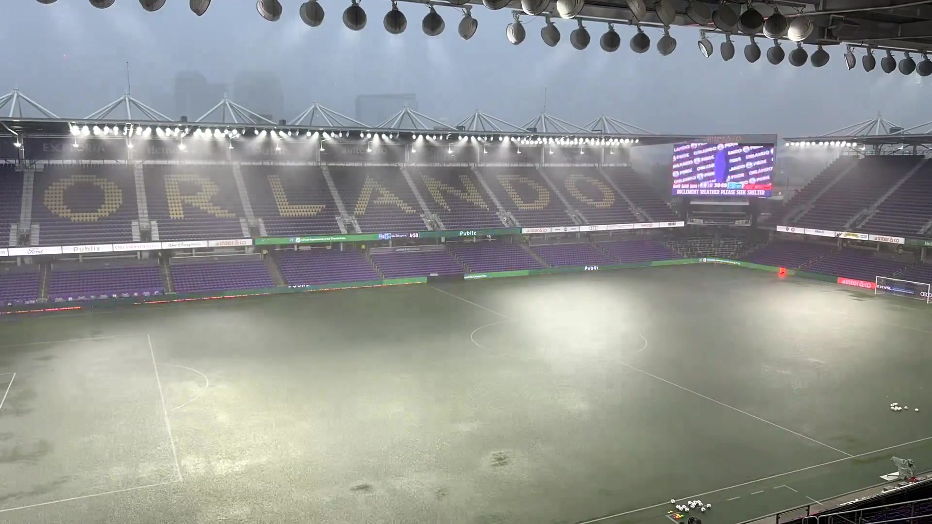 暴雨如注都不怕！奥兰多城体育场的排水效率让人震惊