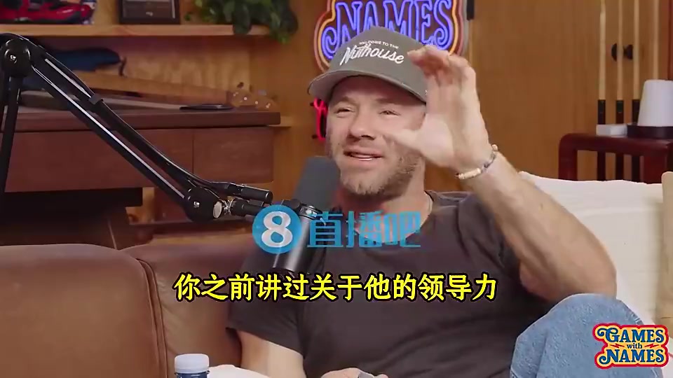 珍妮曾言：老詹的身体强壮无比像一列火车，朝我冲来我会尖叫的