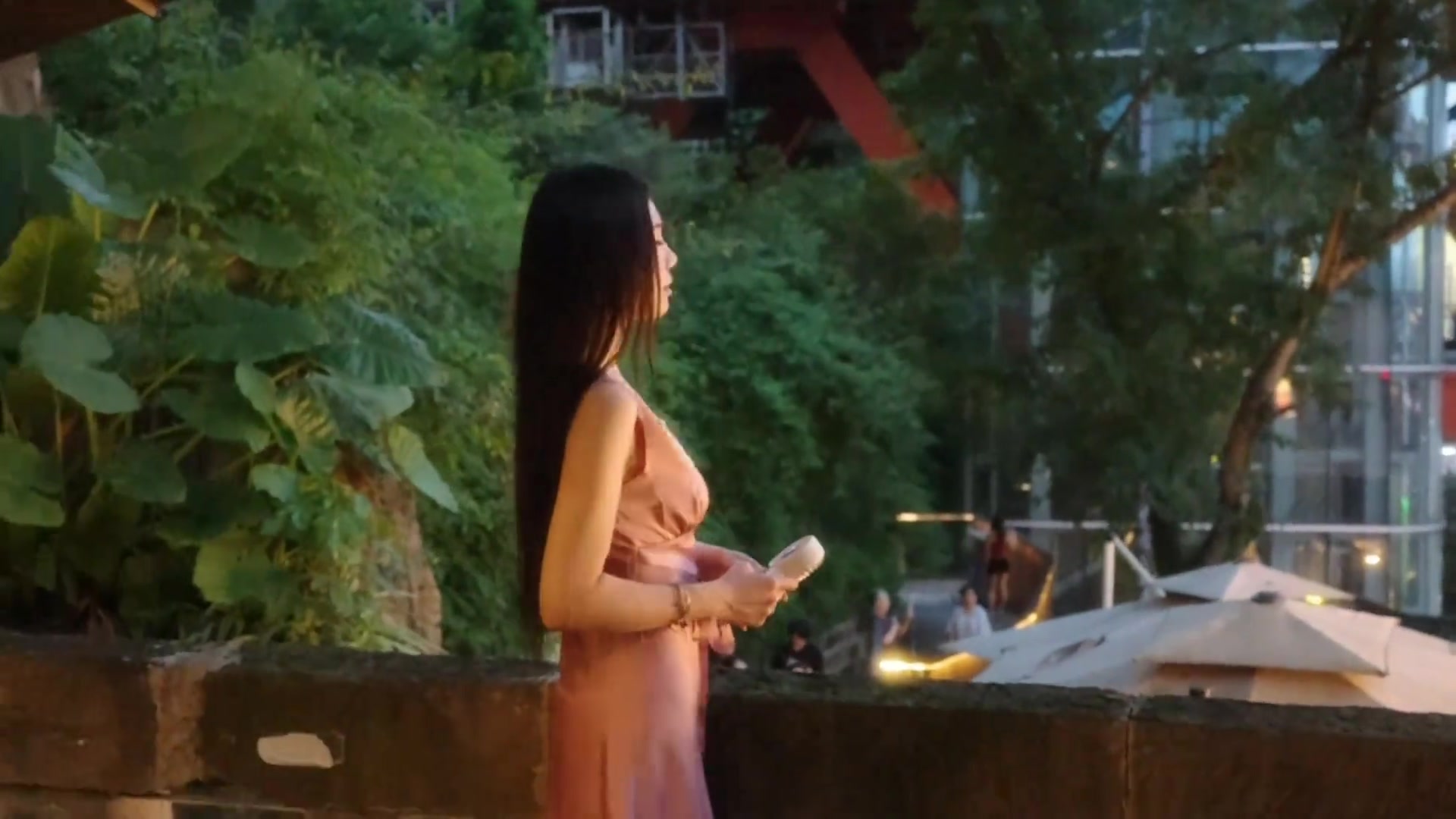 真漂亮！李明女儿在重庆游玩，网传其和向余望交往