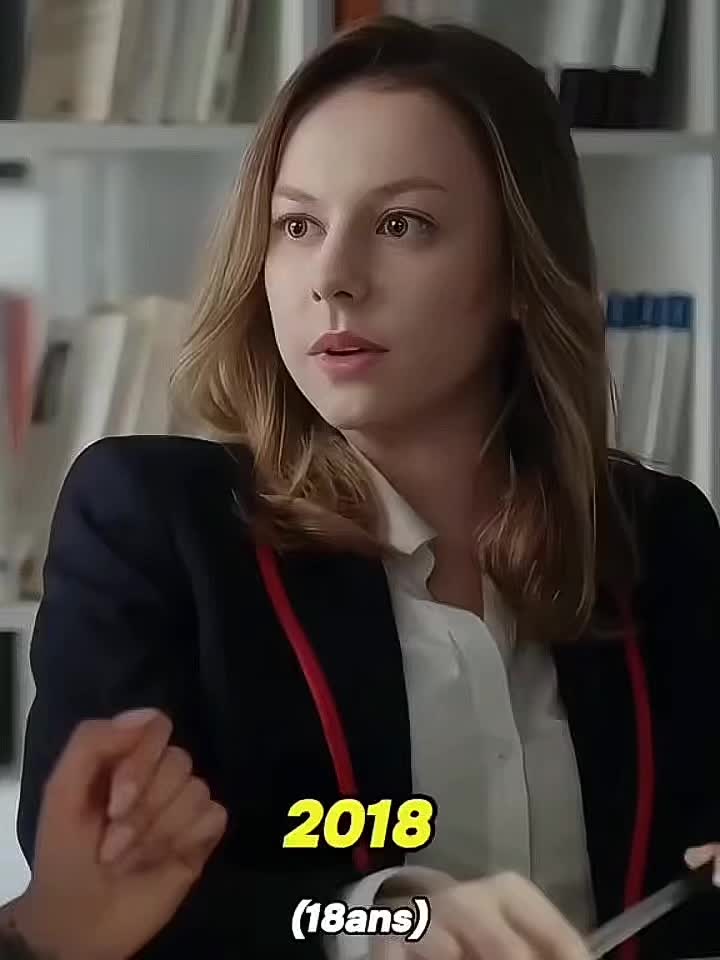 青涩甜妹到性感尤物！2018—2026姆总女友容貌与气质蜕变