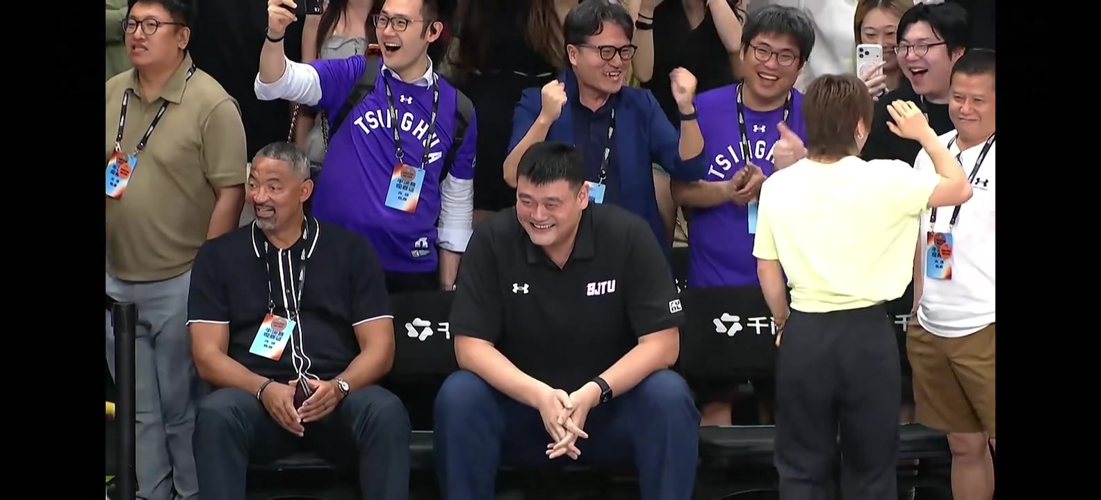 姚明都兴奋了！亚洲大学篮球联赛 上海交大逆天压哨绝杀清华