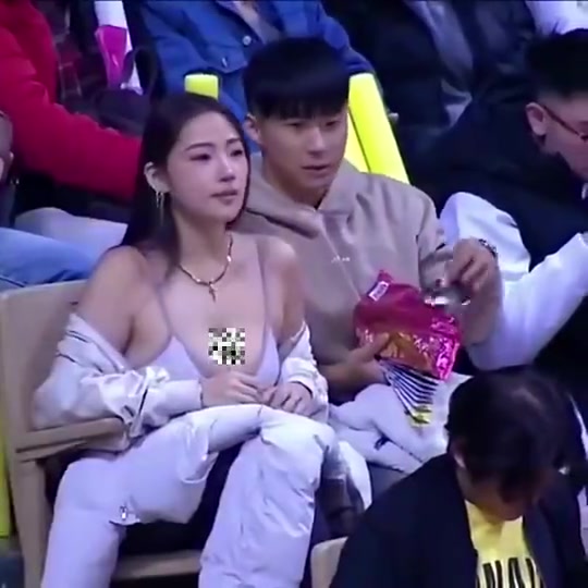 宝岛联赛的导播真是有一双善于发现美的眼睛，这必须加鸡腿！