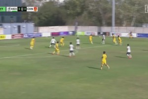 2026年10月04日 两连败！U17国足0-3墨西哥 邝兆镭屡造险万项失良机李钧鹏送点