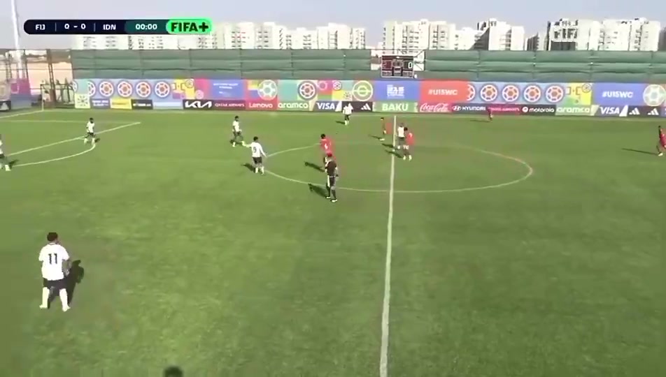 2秒吊射世界波U15世界杯印尼队一脚中圈吊射破门打懵全场 「高光时刻」