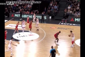 方硕与胡明轩无效传导球！解说直言:没任何意义 [UP NBA篮球前线]