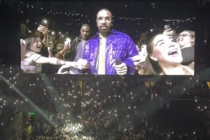 Drake的洛杉矶演唱会，老詹陪着布朗尼一同入场！