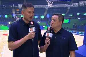 杜锋：沃特斯跟我说他很吃惊!第一个挡拆就走下线 让他打的很从容