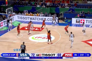 美国队最关键的三分！里夫斯帅气撤步三分命中，打停比赛！