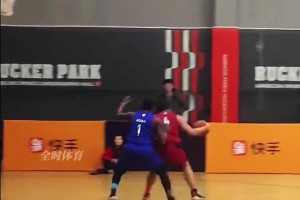 面对外国选手的动作过大 中国小将真是一点不怂