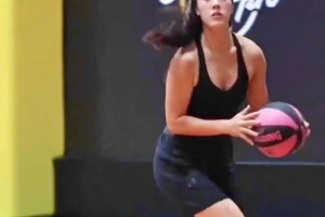 中国台湾女篮球员宋佩欣！这水平你能否一战呢？
