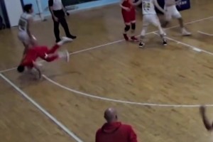 男篮热身赛84-70战胜广厦男篮！崔永熙21分3板 王哲林20分9篮板