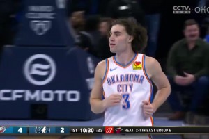 遭森林狼主场球迷狂嘘！基迪每次拿球时场内都会爆发阵阵嘘声