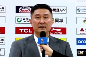 杜锋：我们阵容正在新老交替，赵戌宏是四支队都不要的球员，到现在能保持这成绩很不容易