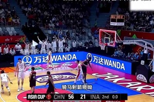 这绝对是中国男篮近年来投的最准的一场比赛！半场11记三分球！