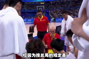 杨毅去年：我感觉男篮下一任主教练还得找外教，邓华德就挺合适