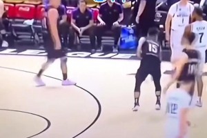 这样的抱摔动作放现在NBA得禁赛多久？