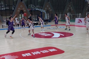 这是武汉体院女篮打出来的流畅进攻 校园篮球比职业篮球更纯粹