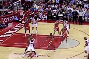  Tracy McGrady's jump shot behind his back is so beautiful that Livingston didn't reflect it!