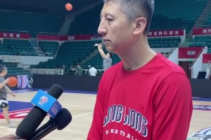 郭士强谈崔永熙参加NBA选秀：为他感到高兴 争取能被选上