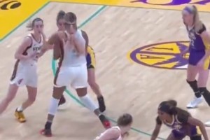 果然是女库里！克拉克在WNBA上演近乎Logo距离的三分！