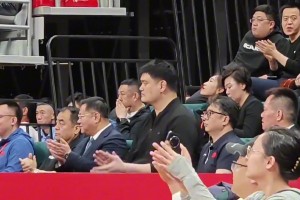 杨毅：大家现在天天都盼着篮协的人被抓，主要还是因为国家队成绩一塌糊涂！