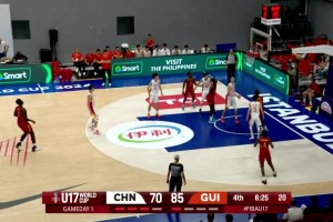 走神了！中国男篮U17被几内亚在篮下轻松上空篮，教练场边摇头无奈