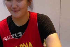 张子宇：自己怀揣着“未来打WNBA”梦 近期目标是想在赛场扣个篮！