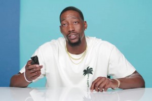 阿德巴约：我戴头巾太久了，现在不戴它我都没法入睡